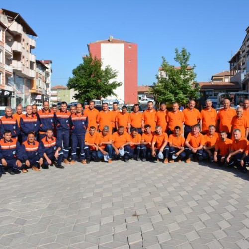 TEMİZLİK İŞÇİLERİNE YENİ KIYAFET