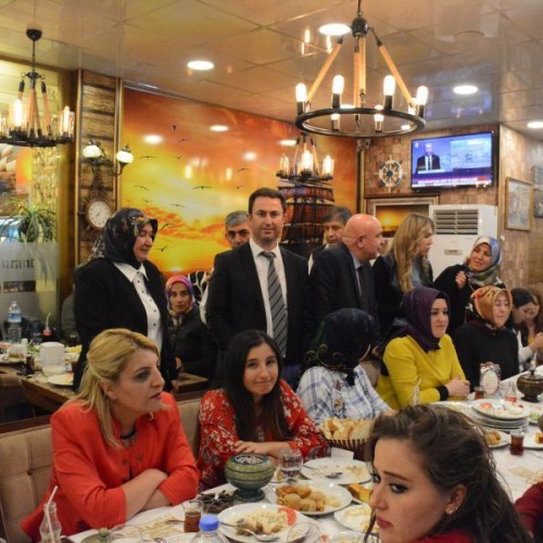 Başkan Gürbüz'den Sağlık Çalışanlarına Yemek